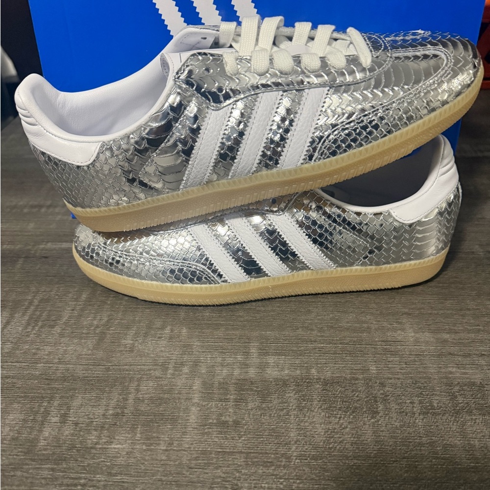 adidas Metallic Silver Snake-Texture Low-Top Sneakers with White Stripes - Picture 3 of 5